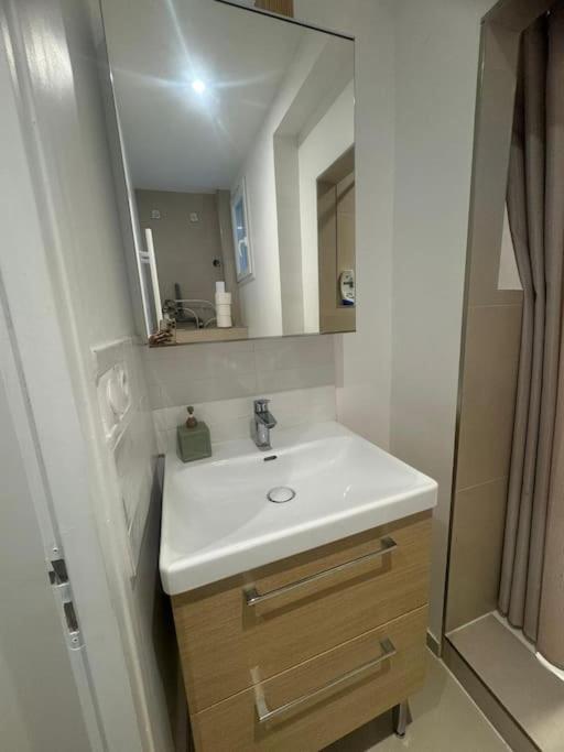 Luxueux Appartement La Defense - Porte Maillot - Parc De Bagatelle - Jardin D'Acclimatation - 6 Pers Bois-Colombes Eksteriør bilde